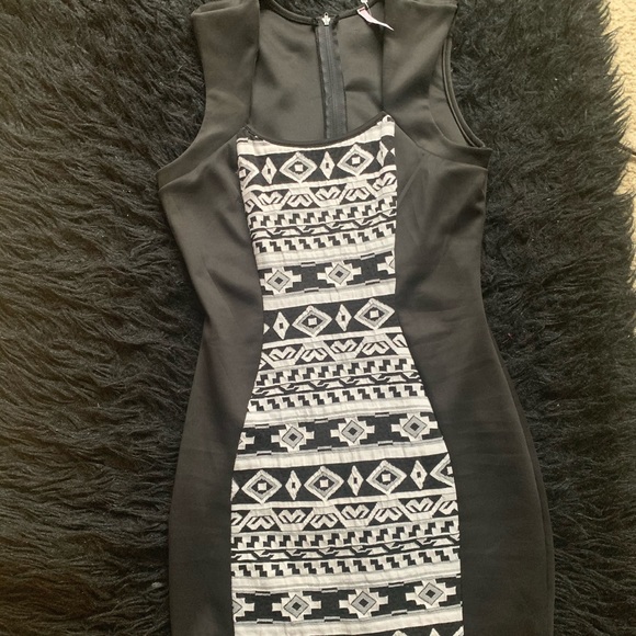 Dress - Picture 4 of 5